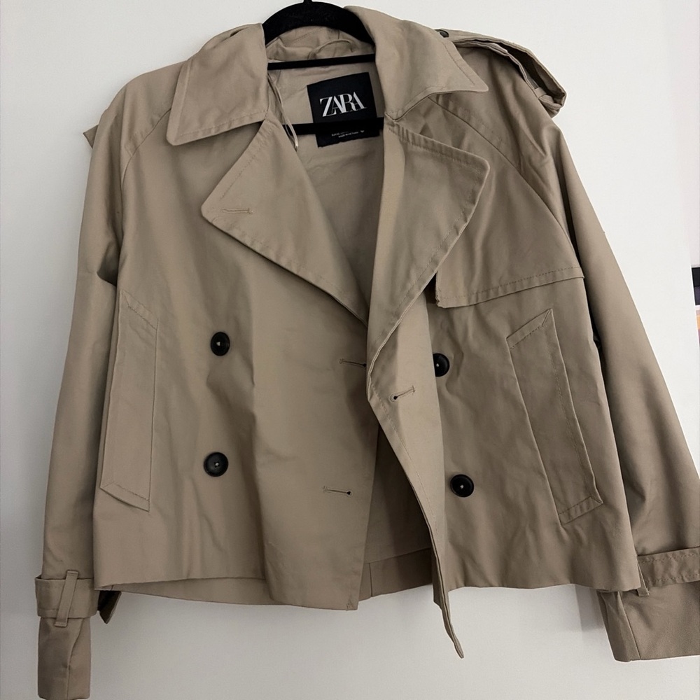 ZARA Cropped Trench Coat in Khaki